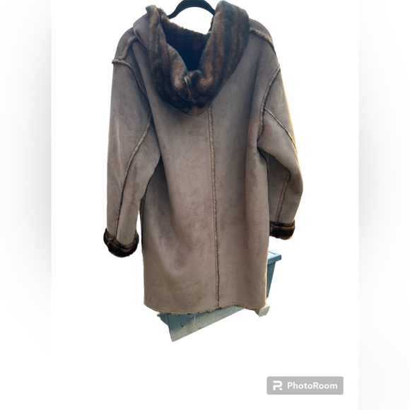 JONES NEW YORK Brown Reversible Faux Fur And Suede Women’s Coat Barley Worn Lg. - Picture 3 of 9